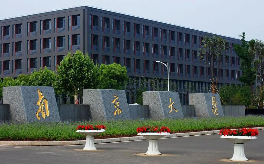 ϾW(xu)